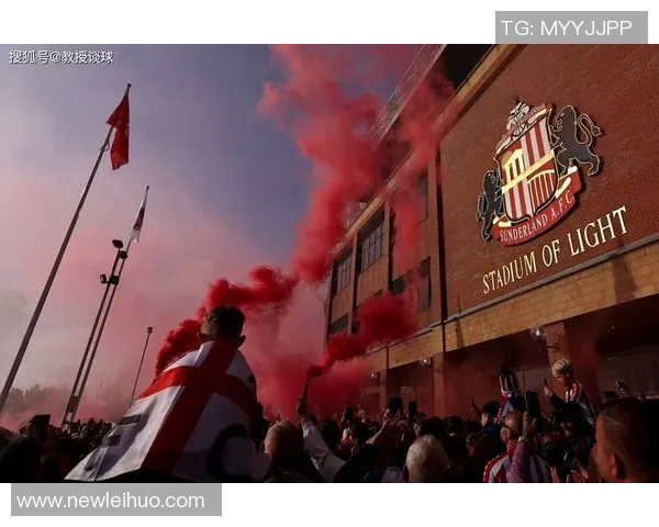 桑德兰官方推特盛赞中卫巴拉德的精彩表现引发球迷热议与期待